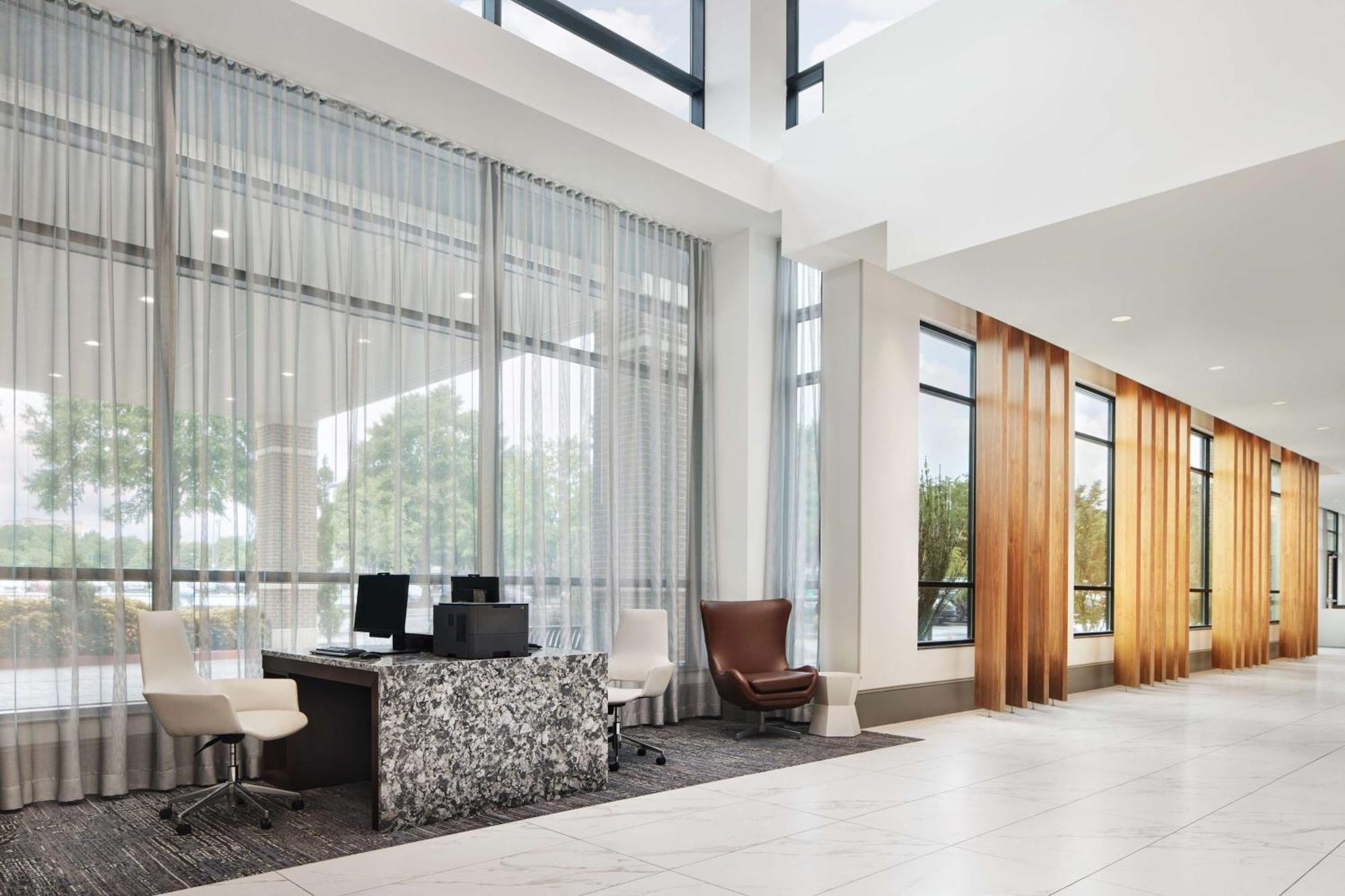 Embassy Suites By Hilton Atlanta Airport North Hapeville Екстериор снимка