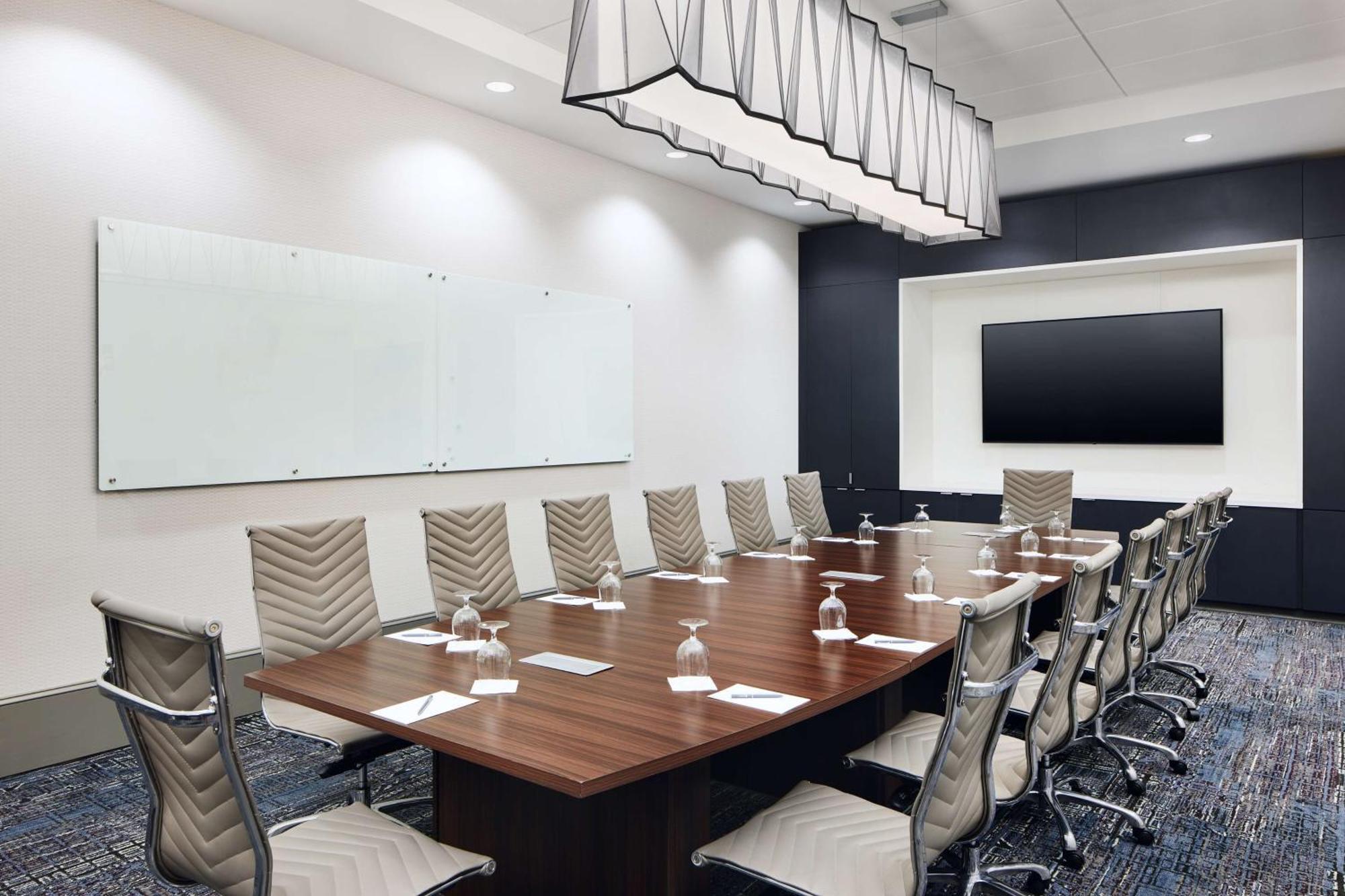 Embassy Suites By Hilton Atlanta Airport North Hapeville Екстериор снимка