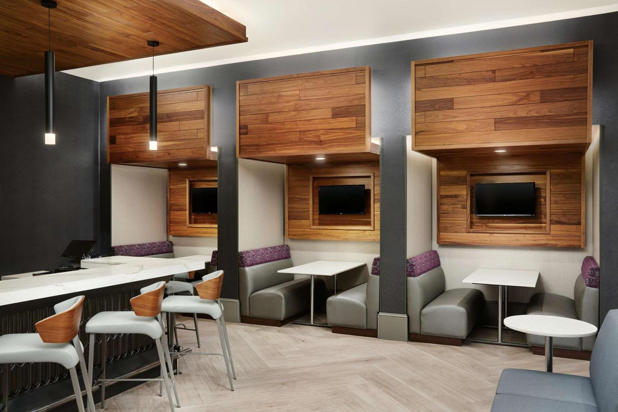 Embassy Suites By Hilton Atlanta Airport North Hapeville Екстериор снимка