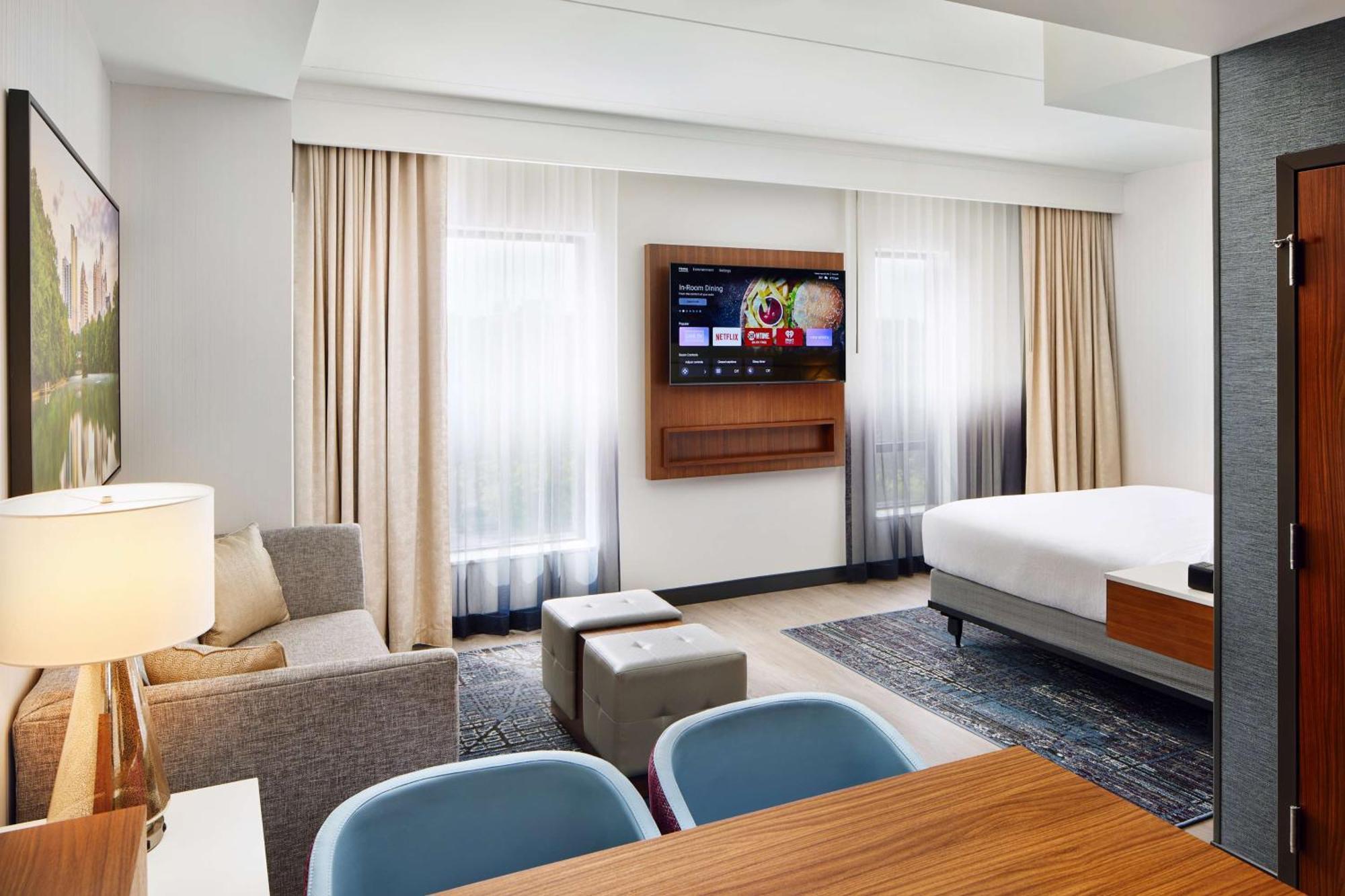 Embassy Suites By Hilton Atlanta Airport North Hapeville Екстериор снимка