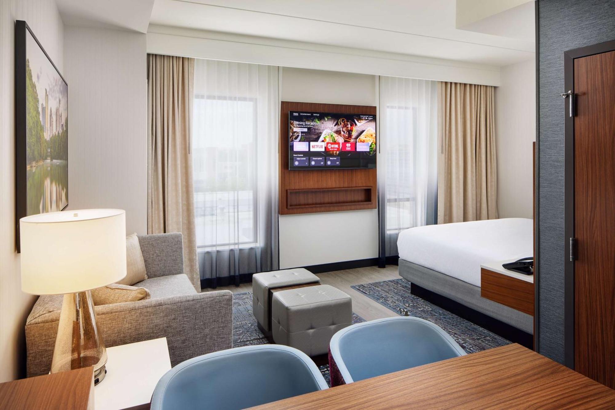 Embassy Suites By Hilton Atlanta Airport North Hapeville Екстериор снимка