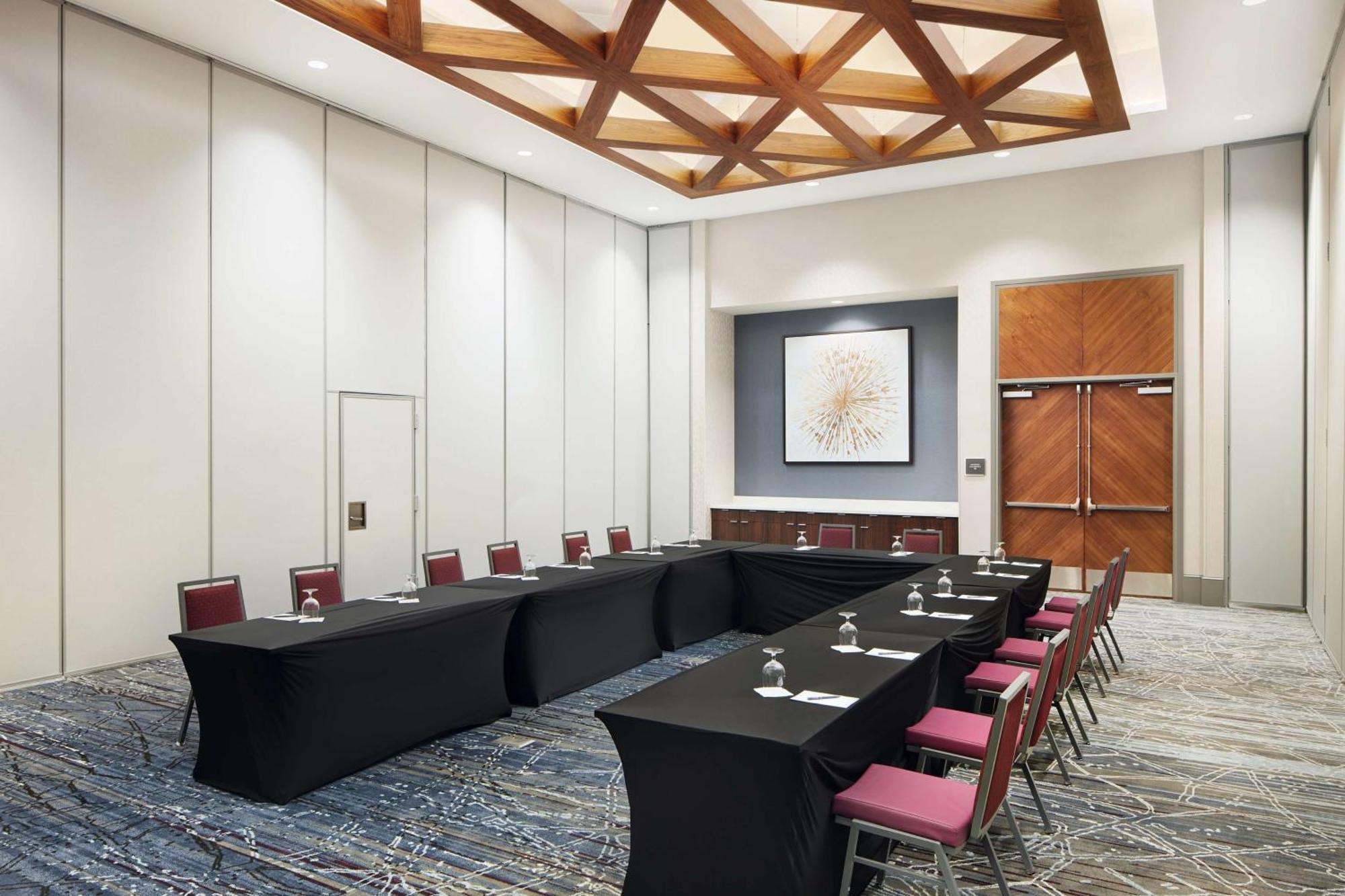 Embassy Suites By Hilton Atlanta Airport North Hapeville Екстериор снимка