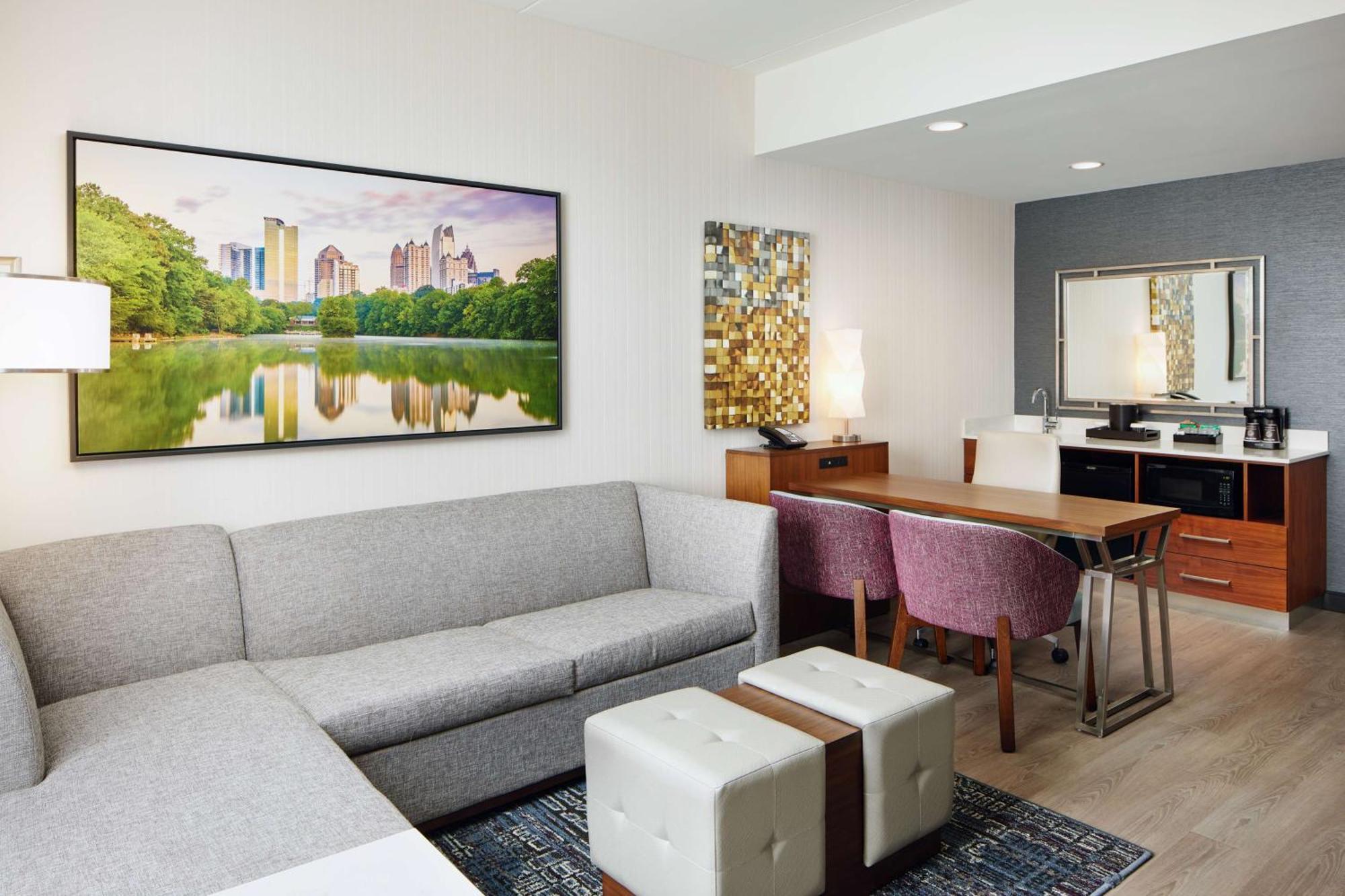 Embassy Suites By Hilton Atlanta Airport North Hapeville Екстериор снимка