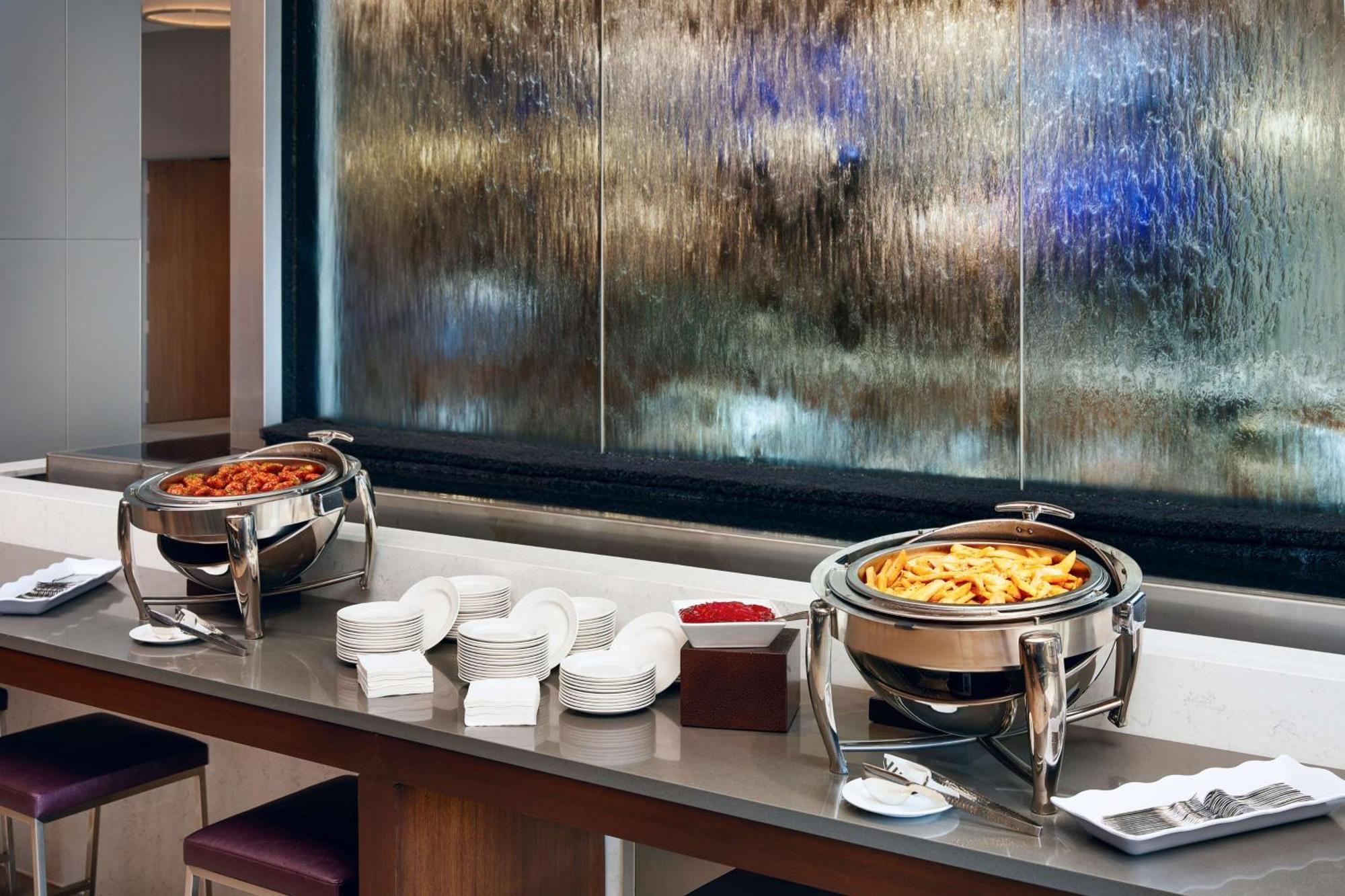 Embassy Suites By Hilton Atlanta Airport North Hapeville Екстериор снимка