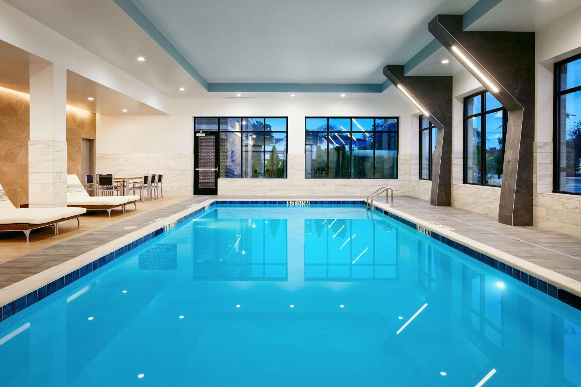 Embassy Suites By Hilton Atlanta Airport North Hapeville Екстериор снимка